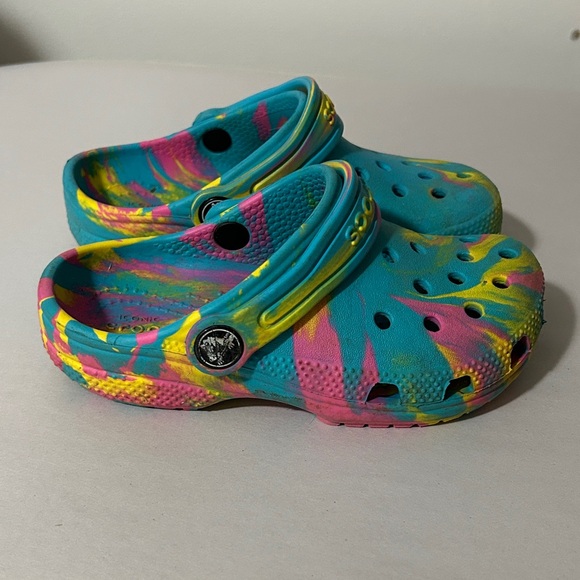 CROCS Kids' Color Splash Clogs size 11 - Picture 2 of 6